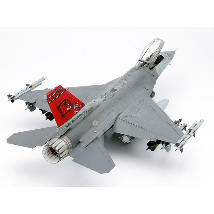 Tamiya F-16C Block 25/32 "Fighting Falcon" - 1/48
