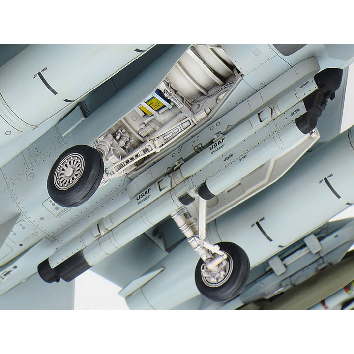 Tamiya F-16C Block 25/32 "Fighting Falcon" - 1/48
