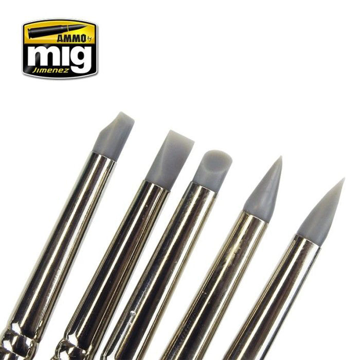 AMMO- Set de 5 Pinceaux caoutchouc spécial patine - Réf AMIG7606