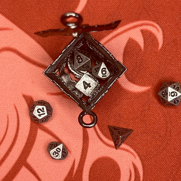 Dice Forge - Porte clé D6 Argent (Inclus 7 Mini dés métal)
